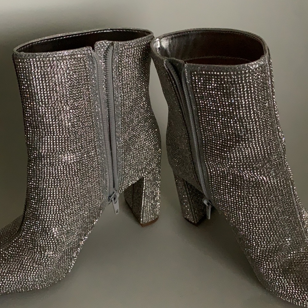 Silver boots - Picture 5 of 5